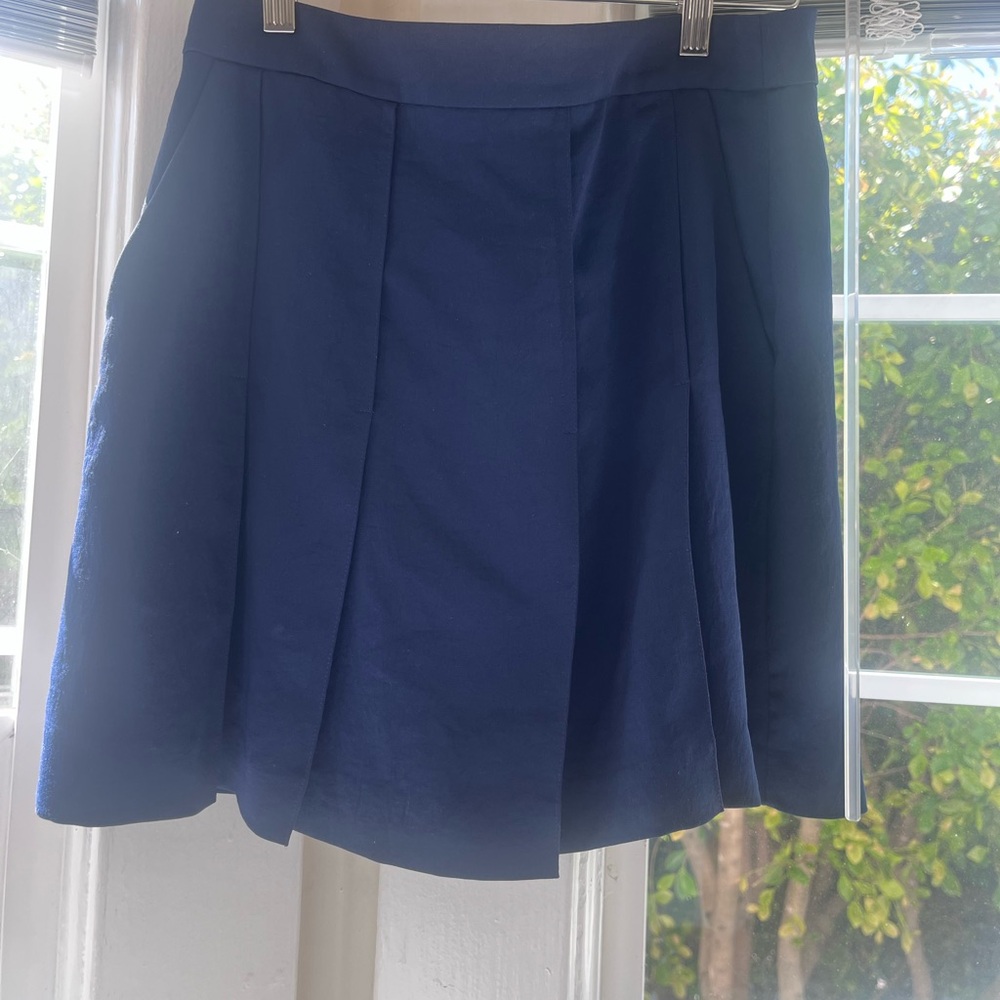Fun Vince pleated mini skirt in navy
